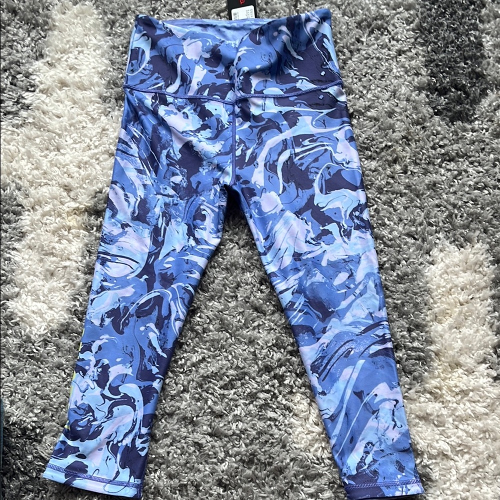 Blue Camouflage Leggings for Active Wear. Capri length